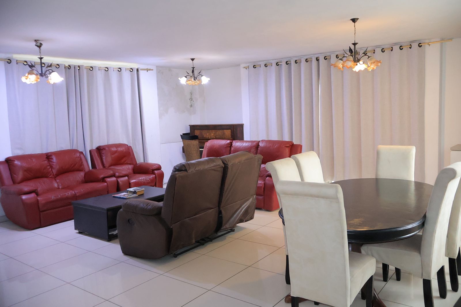 KHAYAMNANDI lounge